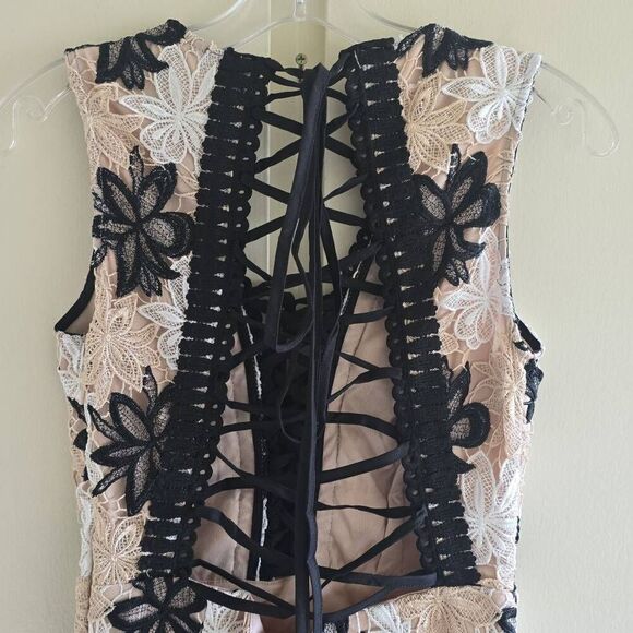 M 2 by Mocha Apparel "Tiger Lily" 3D Lace, Blk/Iv/ Bge Knee lgth Dress, NWT, S - Picture 6 of 8